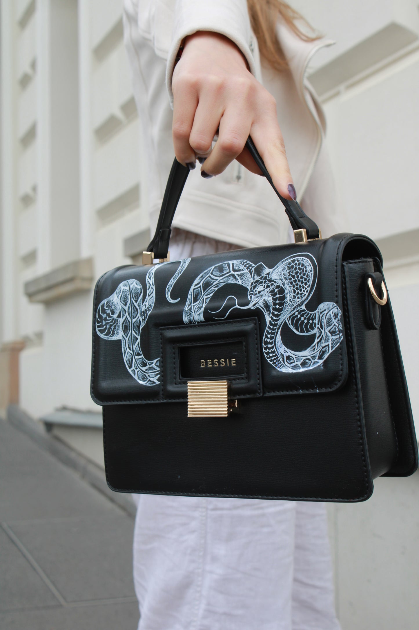 No.002 - golden Cobra