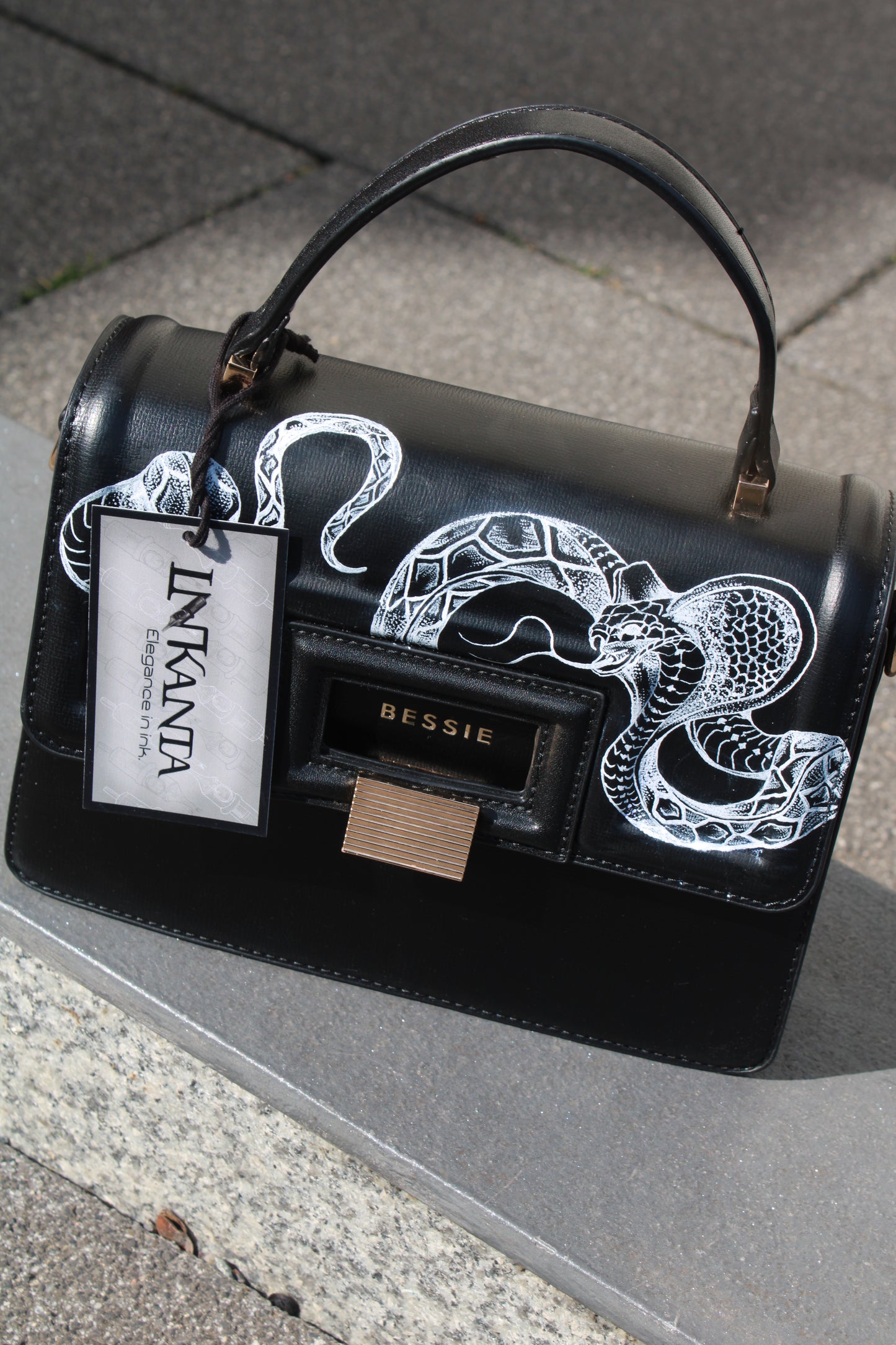 No.002 - golden Cobra