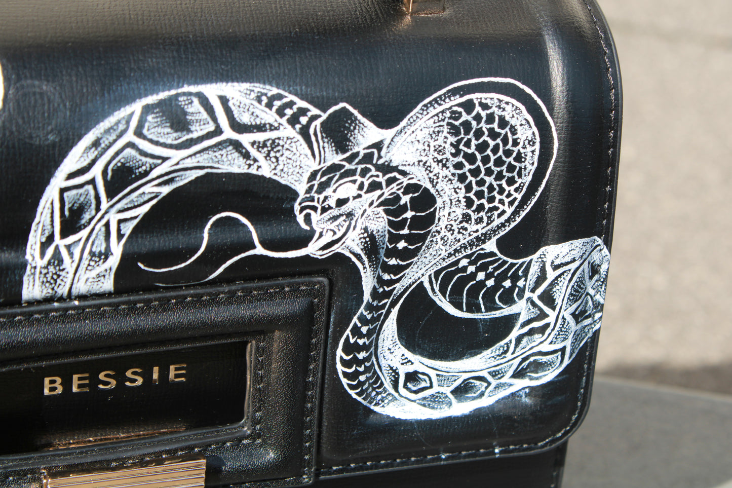 No.002 - golden Cobra